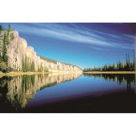 Cliffs & lake (530 x 380)